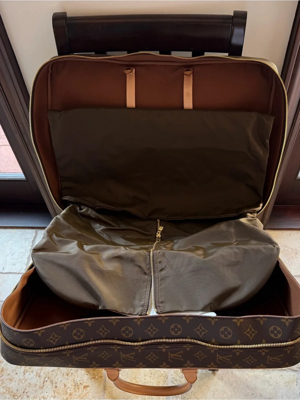 Louis Vuitton Sirius Monogram Canvas 55